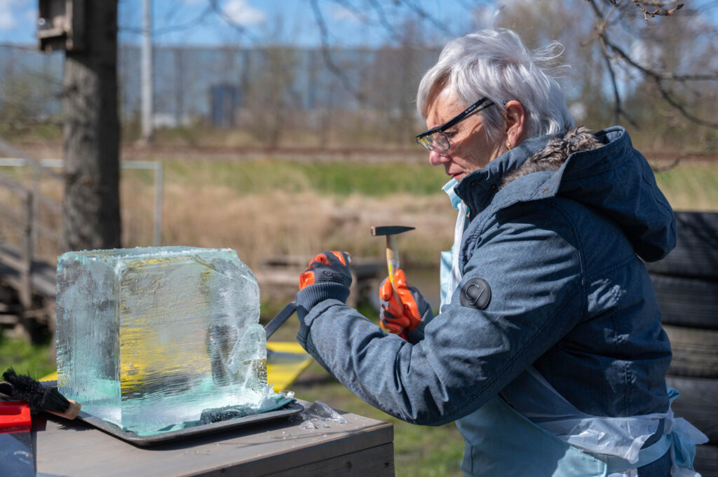 IJs sculptuur maken bij Tante Suus Heerhugowaard